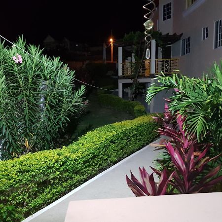Cool Breeze Discovery Bay Exterior foto