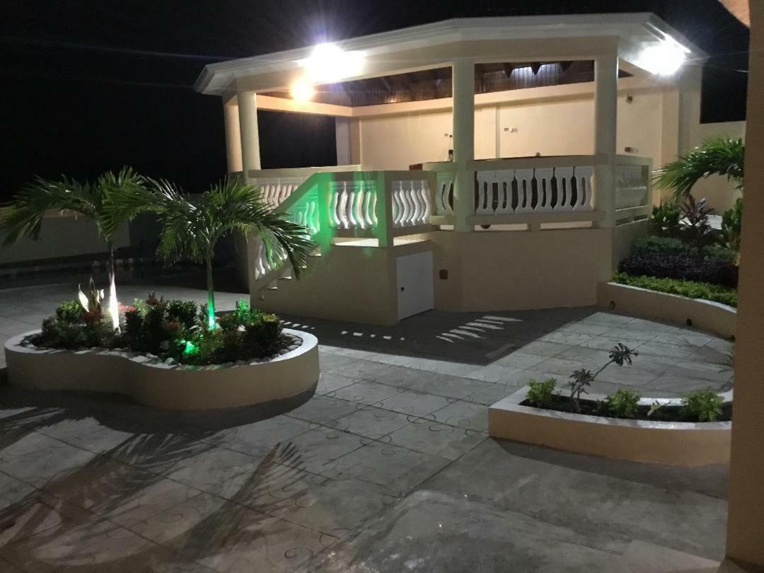 Cool Breeze Discovery Bay Exterior foto